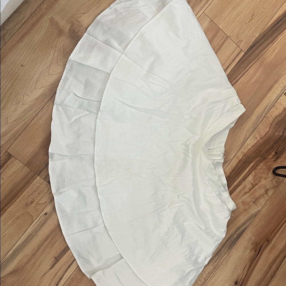 Elegant White Pleated Skirt